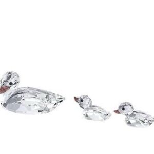 Swarovski mama and baby ducklings